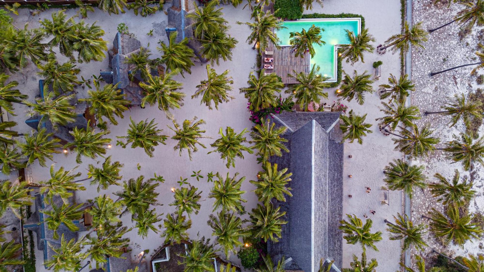 81 Palms Resort Nembrala Esterno foto