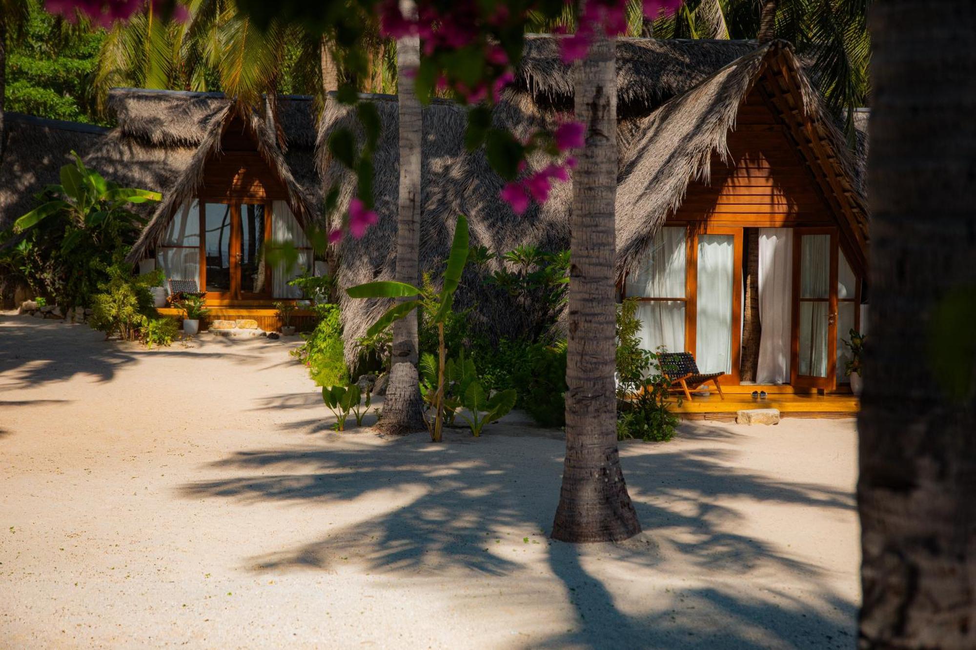 81 Palms Resort Nembrala Esterno foto